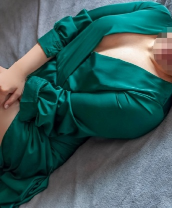 У меня есть опыт, чтобы тебя удивить и возбудить. В моих услугах есть все, что ты мечтаешь: классический секс, оральный секс, анал, эротический массаж и многое другое. Я умею подарить незабываемые моменты нашего встречи. Приходи ко мне и ты увидишь, что я лучшая для тебя! Жду тебя, чтобы исполнить твои самые сокровенные желания. 😘 Обратные отзывы подтверждают мою незабываемую красоту и неповторимое обаяние. Посмотри мои фото, они все настоящие, без фотошопа. Давай сделаем каждый момент нашей встречи незабываемым. Живу в самом сердце Москвы, чтобы быть ближе к тебе. Жду звонка! 💋 Мирослава